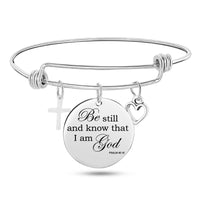 Pulsera con dije de brazalete cruzado con escritura bíblica