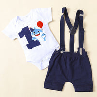 Ensemble deux pièces barboteuse et short blanc à imprimé ballon requin