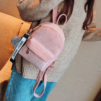 Mini sac à dos boule de poils