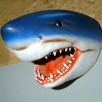 Décoration de jardin tête de requin ou d'alligator artificiel