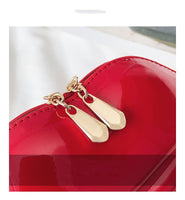 Lips Chain Shoulder Bag