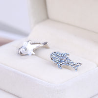Boucles d'oreilles à tige en diamant bleu clair, petit requin exquis, à la mode