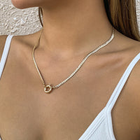 Collier simple à chaîne plate en os de serpent pour femmes