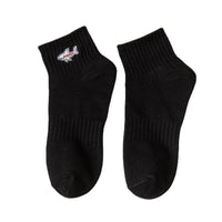 Chaussettes de sport absorbant la sueur en pur coton brodé noir et blanc avec requin
