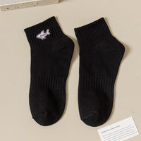 Chaussettes de sport absorbant la sueur en pur coton brodé noir et blanc avec requin