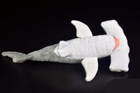Jolie poupée de requin marteau