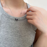 Collar de humor novedoso con mariposa que cambia de color