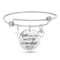 Pulsera con dije de brazalete cruzado con escritura bíblica