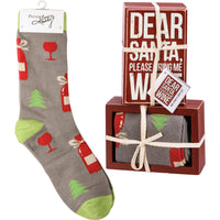 Père Noël, s'il vous plaît, apportez-moi du vin - Panneau de boîte et ensemble de chaussettes