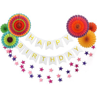 Abanicos de papel y pancartas de feliz cumpleaños