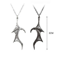 Colliers gothiques pour couples avec ailes de chauve-souris et cœur