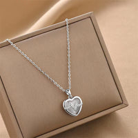 Collar con colgante de corazón de ópalo Heartbeat