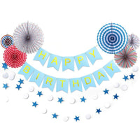 Abanicos de papel y pancartas de feliz cumpleaños