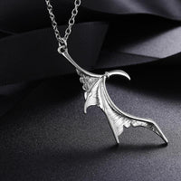 Colliers gothiques pour couples avec ailes de chauve-souris et cœur