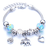 Pulseras con dijes de cuentas grandes