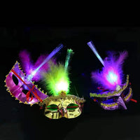 Masques de mascarade en plumes optiques rougeoyantes