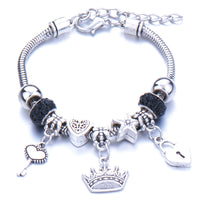 Pulseras con dijes de cuentas grandes