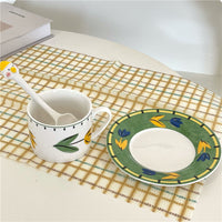 Tasse et soucoupe verte tulipe peinte à la main vintage