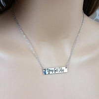 Collares con dijes de barra inspiradores