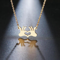 Collier Symbole Coeur Double Main