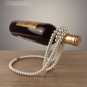 Casier à vin suspendu avec collier de perles