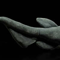 Peluche douce en forme de requin à volants