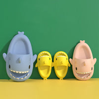 Sandales et pantoufles pour enfants été fond épais deuxième génération requin EVA pantoufles maison enfants Parent-enfant antidérapant fond souple bébé sandales
