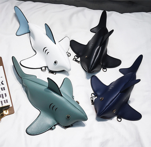 Bolsos con forma de tiburón 