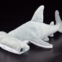 Lindo muñeco de tiburón martillo
