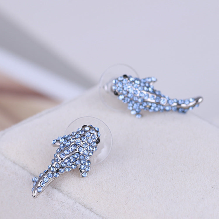 Pendientes de botón de moda de tiburón pequeño exquisitos de diamantes azul claro