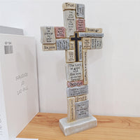 Adornos artesanales de estatua de resina de oración cruzada