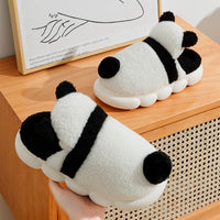 Pantuflas de felpa con cola de panda