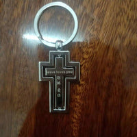 Porte-clés croix en métal
