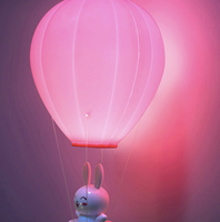 Lámpara de pared con globo aerostático
