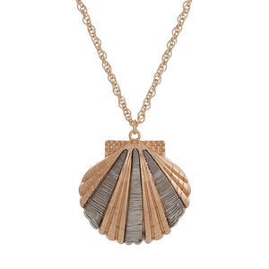 Collier long pendentif coquillage
