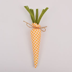 Tela elegante de juguete con zanahoria y fiesta de Pascua