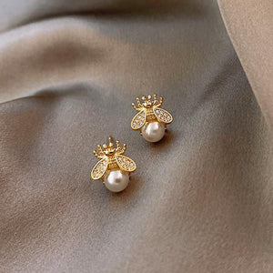 Pendientes de perlas de abeja de oro