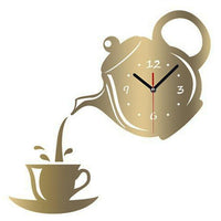 Horloge murale à l'heure du thé
