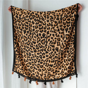 Bufandas con estampado de leopardo