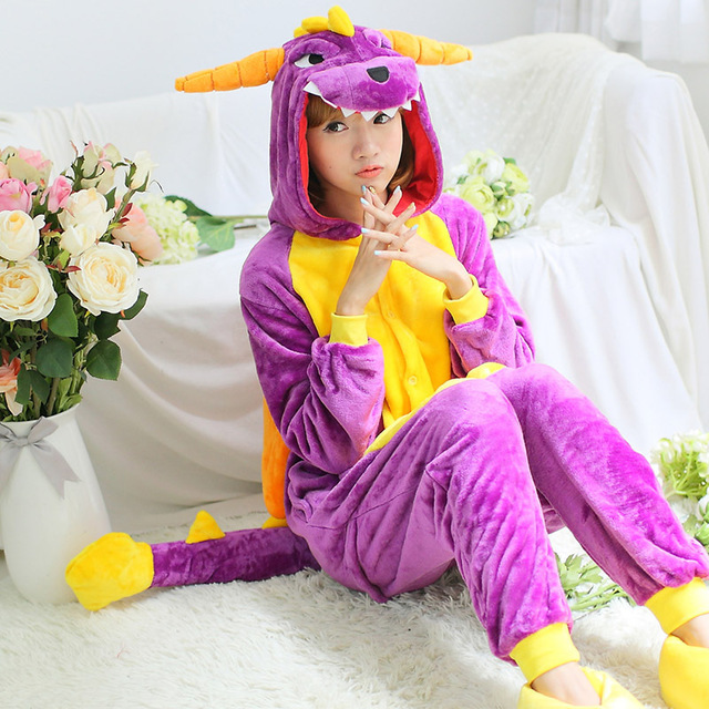Pyjama animal une pièce, costume de dinosaure violet de dessin animé