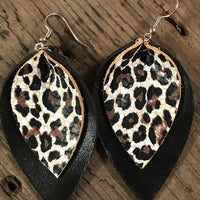 Pendientes de cuero con estampado de leopardo de doble capa