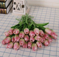 Tulipanes y alcatraces artificiales (31 piezas)
