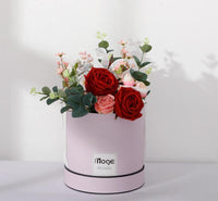 Arrangements floraux de roses artificielles
