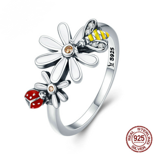 Daisies, Ladybug, & Bee Ring