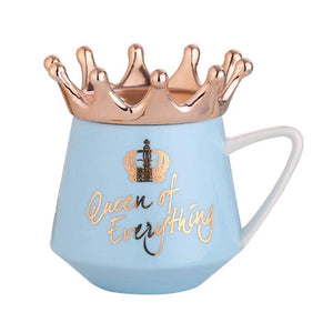 Taza de cerámica con tapa de corona Queen of Everything