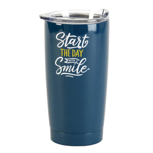 Commencez la journée avec un gobelet bleu marine en acier inoxydable souriant