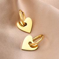 Boucles d'oreilles coeur en or
