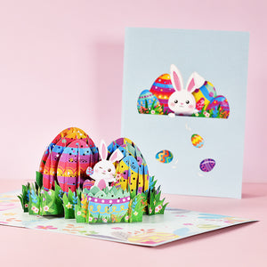 Carte de voeux pop-up 3D faite à la main de Pâques avec des œufs de lapin