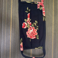 Mascarilla de tela plisada con estampado floral