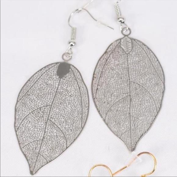 Boucles d'oreilles pendantes feuilles